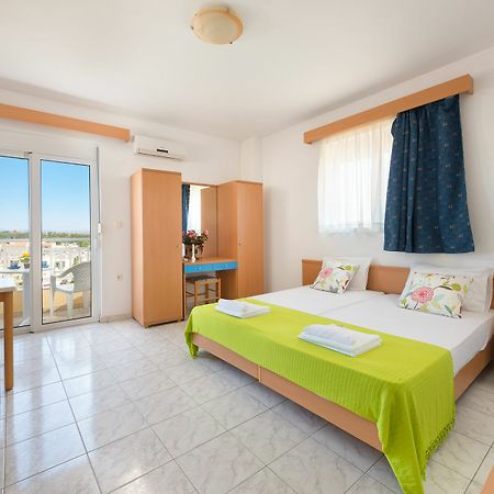 Yiannis Apartments Rhodes City 外观 照片